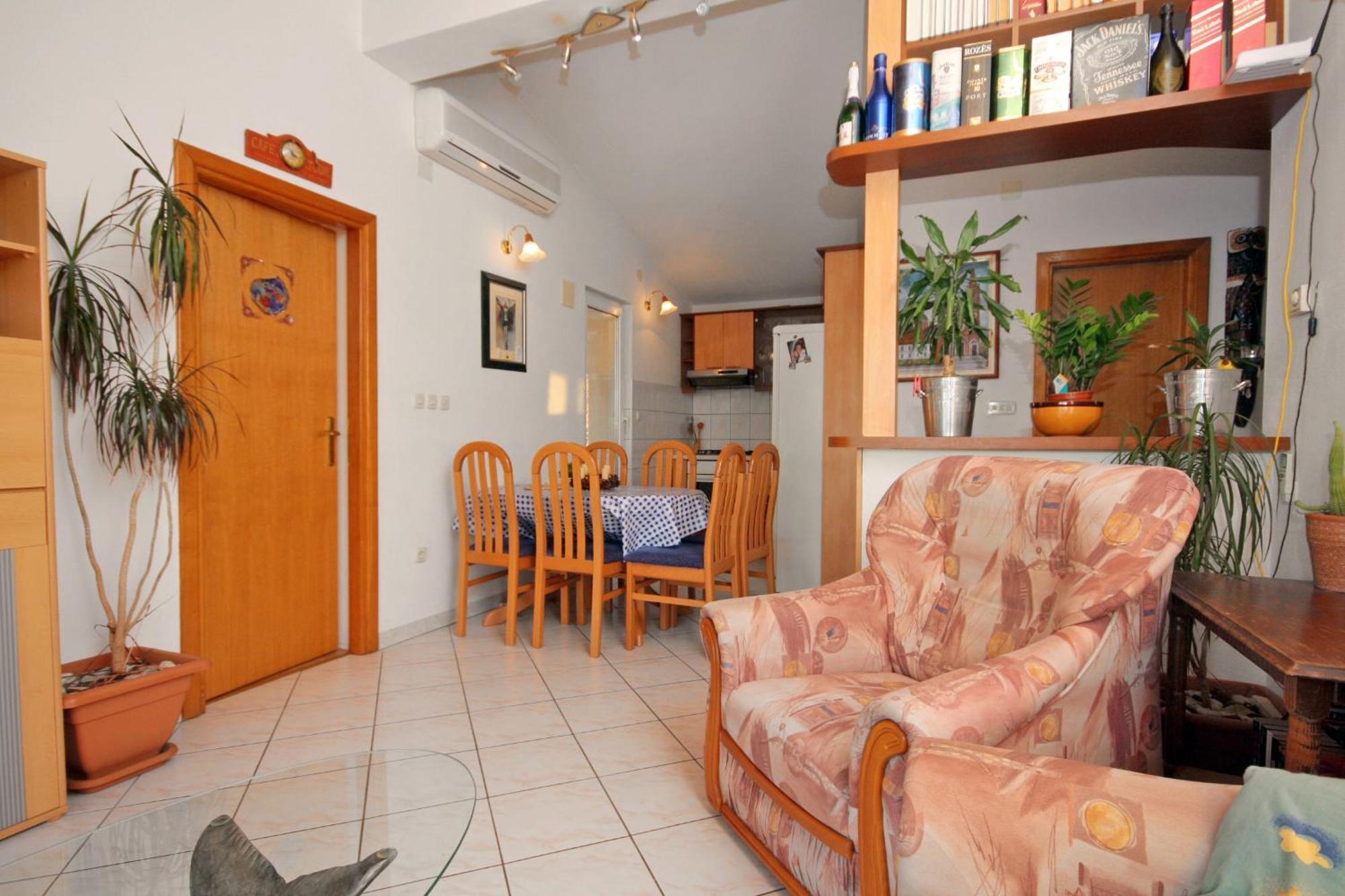 Apartments With A Parking Space Pisak, Omis - 5975 Номер фото